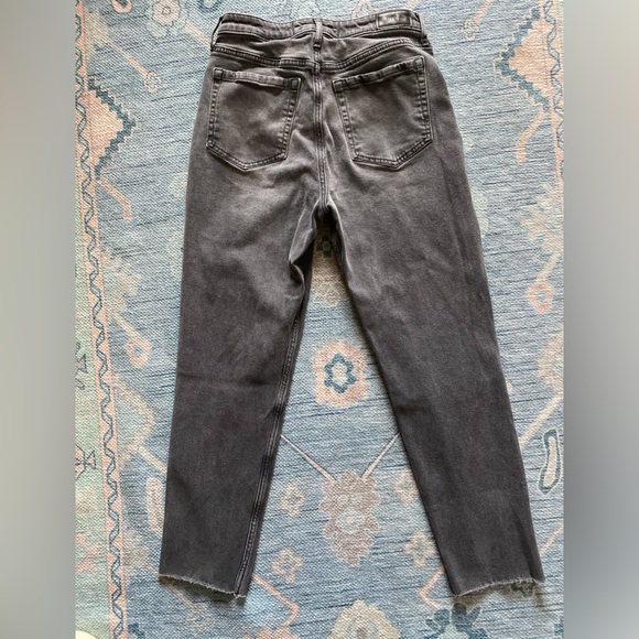 🥳🥳Hollister Charcoal Ultra High Rise Mom Straight-Leg Vintage Women's Jeans - Picture 4 of 9